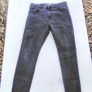 ,🍭PacSun Gray distressed look skinny jean size 32 x 34